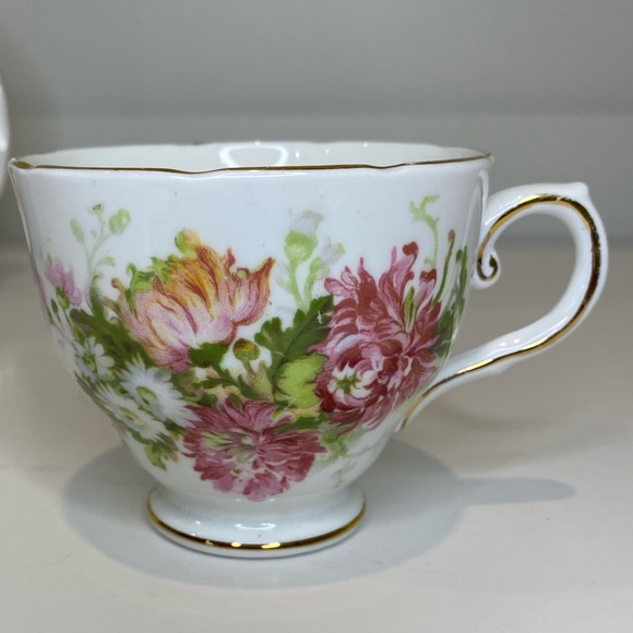 Vtg Tuscan Fine Bone China Teacup and Saucer with Pink Mums - Picture 6 of 10